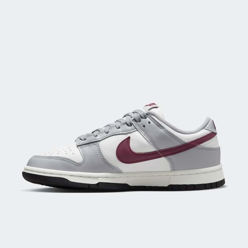 Nike dunks low 2025 gray and red